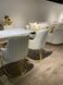 Masă de sufragerie extensibilă MILANO ALB+AURIU 180/220/260*95*77 (blat MDF alb lucios + decor auriu + insert MDF alb lucios, picior alb lucios + bandă de sticlă călită decorativă aurie)
